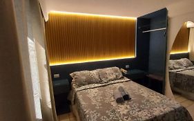 BEKOACH BEACH FLAT pé na areia 100M praia de boa viagem,wi-fi e conforto